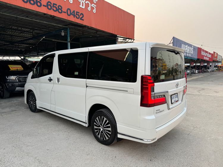 Toyota Majesty 2020 2.8 Premium Van ดีเซล ไม่ติดแก๊ส เกียร์อัตโนมัติ ขาว รูปที่ 4