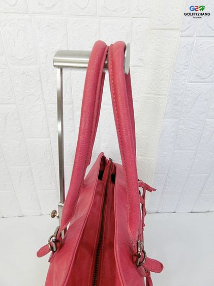 กระเป๋าทรงถือคลาสสิกสปอตสีชมพูบานเย็น รูปที่ 4