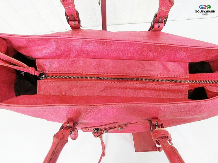 กระเป๋าทรงถือคลาสสิกสปอตสีชมพูบานเย็น รูปที่ 5