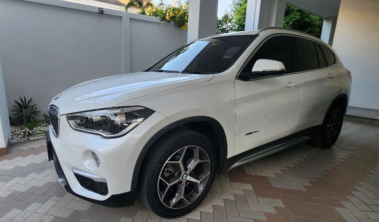 BMW X1 2018 2.0 sDrive18d xLine Utility-car ดีเซล ไม่ติดแก๊ส เกียร์อัตโนมัติ ขาว รูปที่ 3
