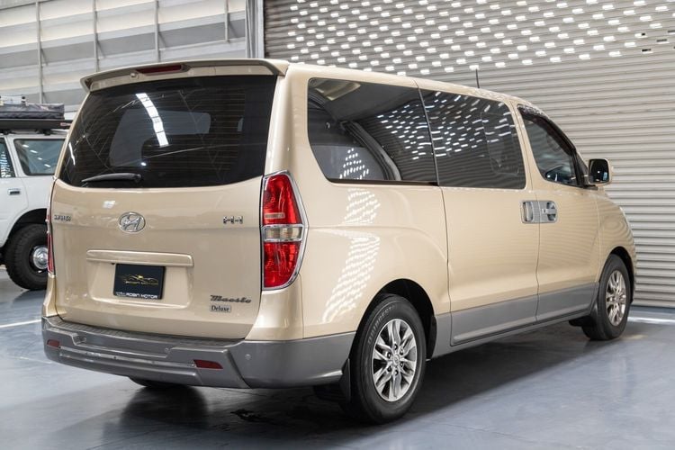 Hyundai H-1  2010 2.5 Deluxe Van ดีเซล ไม่ติดแก๊ส เกียร์อัตโนมัติ ทอง รูปที่ 2