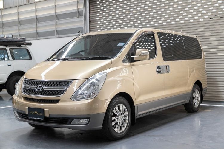 Hyundai H-1  2010 2.5 Deluxe Van ดีเซล ไม่ติดแก๊ส เกียร์อัตโนมัติ ทอง