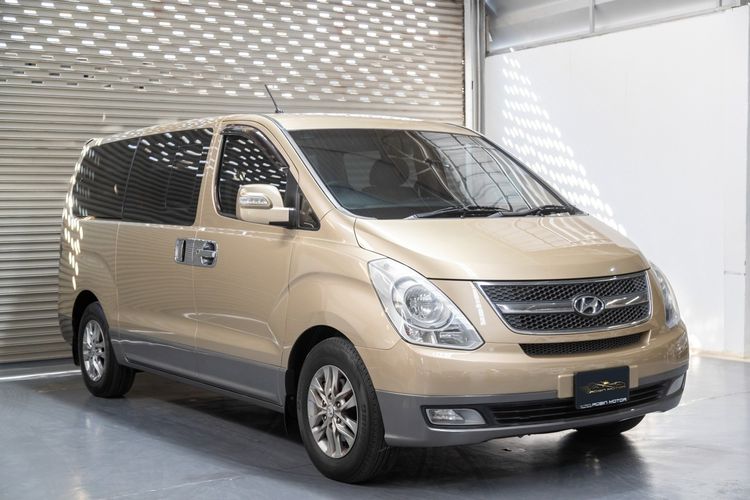 Hyundai H-1  2010 2.5 Deluxe Van ดีเซล ไม่ติดแก๊ส เกียร์อัตโนมัติ ทอง รูปที่ 3