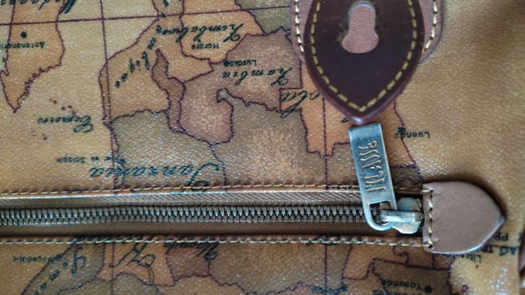 กระเป๋าALVIERO MARTINI กระเป๋าสะพายลายแผนที่โลก กระเป๋าหนังอิตาลี กระเป๋ามาตินี่ กระเป๋าลายแผนที่โลก รูปที่ 4