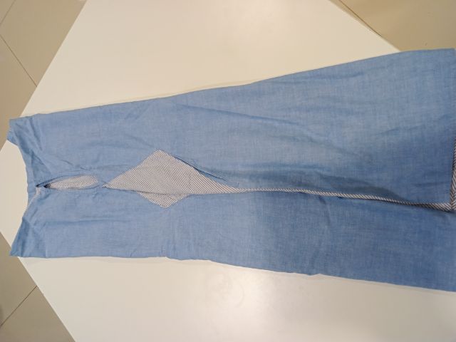Mamaikuko  เดรสคอวีผ้าฝ้าย อก 48 ยาว 32 ไหล่กว้าง 8 นิ้ว  แขนเกยด้านหน้าสีฟ้าไม่มีลวดลาย ด้านหลังลายเส้นฟ้าขาว มีกระเป๋าข้าง สภาพดี รูปที่ 15