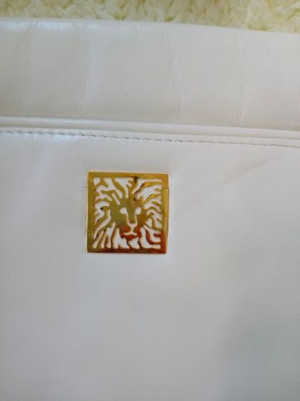 กระเป๋าสะพายยาวหนังแท้สีขาว Anne Klein รูปที่ 6