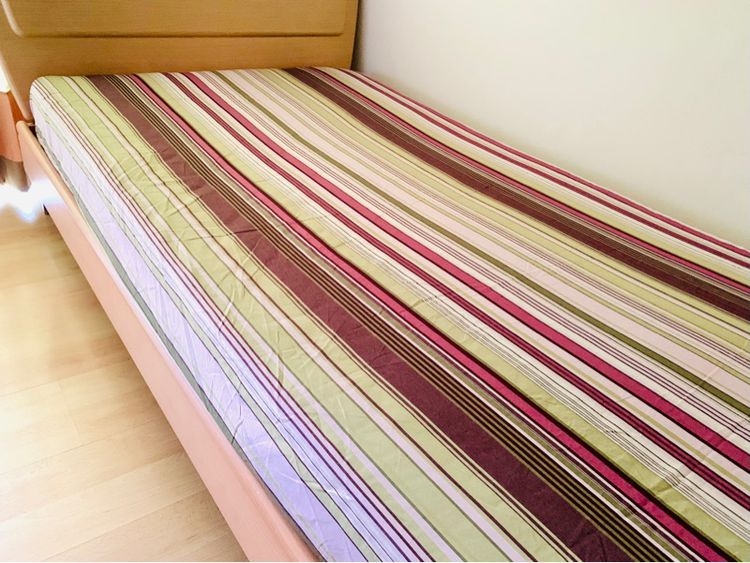 ผ้าปูที่นอนรัดมุม (แบบบาง) ขนาด 5ฟุต สีเขียวน้ำตาลลายทาง มือสองสภาพดี สินค้าญี่ปุ่น-เกาหลีแท้ รูปที่ 2