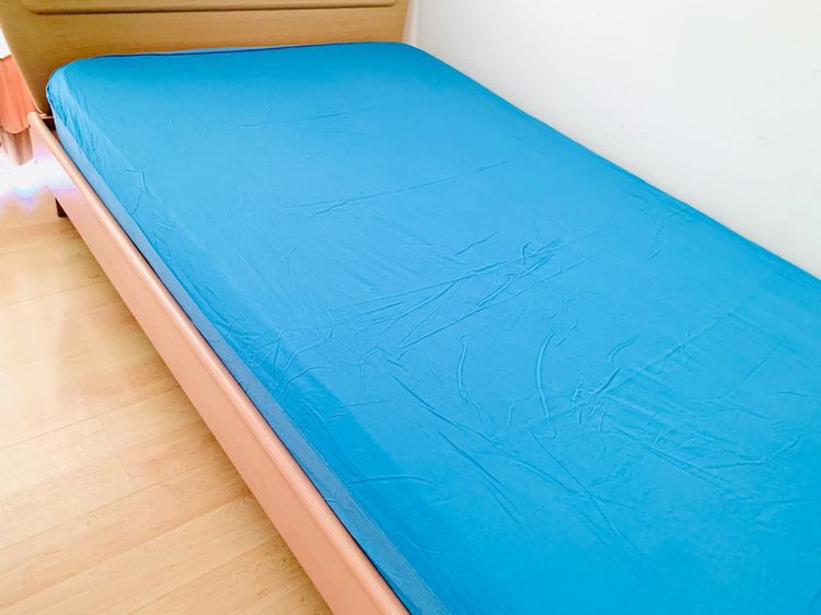ผ้าปูที่นอนรัดมุม (แบบบาง) ขนาด 5ฟุต สีฟ้า มือสองสภาพดี สินค้าญี่ปุ่น-เกาหลีแท้ รูปที่ 2