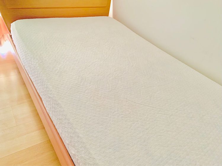ผ้าปูที่นอนรัดมุม (แบบบาง) ขนาด 5ฟุต ผ้าทอลายสีครีมทอลายวินเทจ มือสองสภาพดี สินค้าญี่ปุ่น-เกาหลีแท้ รูปที่ 2