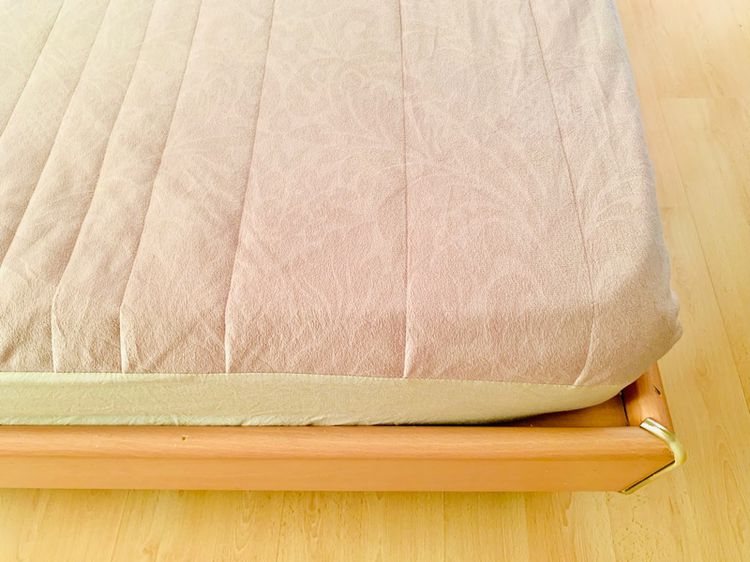 ผ้าปูที่นอนรัดมุม (แบบหนา) ขนาด 5ฟุต สีน้ำตาลกำมะหยี่ลายดอกวินเทจ (สภาพใหม่) มือสองสภาพดี สินค้าญี่ปุ่น-เกาหลีแท้ รูปที่ 6