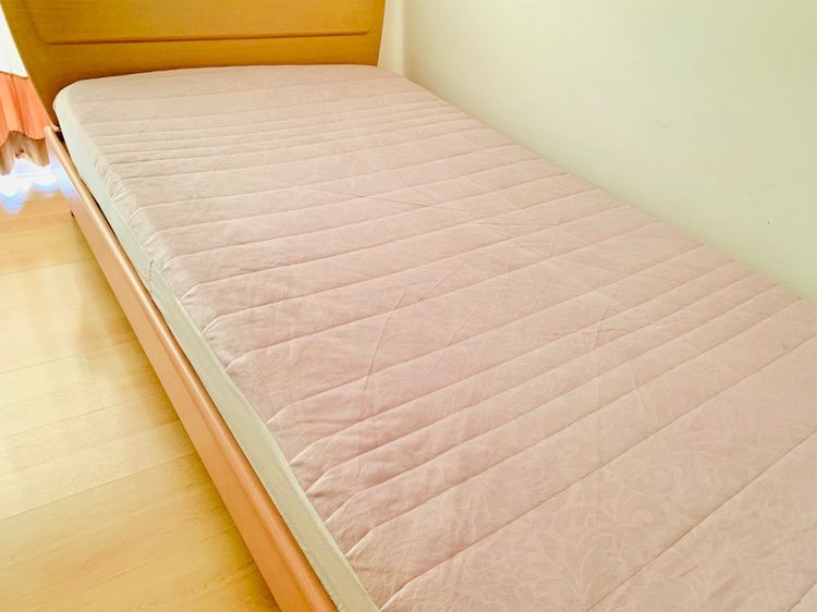 ผ้าปูที่นอนรัดมุม (แบบหนา) ขนาด 5ฟุต สีน้ำตาลกำมะหยี่ลายดอกวินเทจ (สภาพใหม่) มือสองสภาพดี สินค้าญี่ปุ่น-เกาหลีแท้ รูปที่ 2