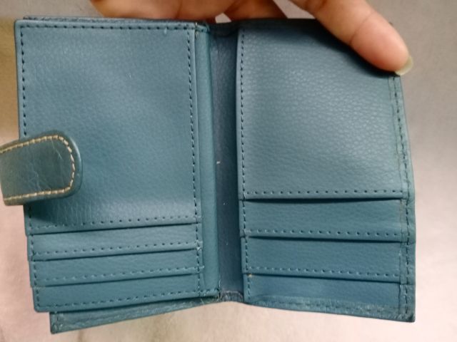 กระเป๋าใส่บัตรหนังแท้สีฟ้าคราม รูปที่ 2