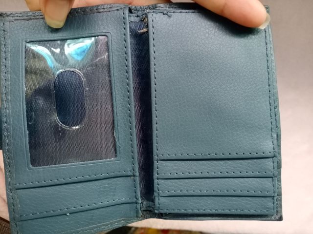 กระเป๋าใส่บัตรหนังแท้สีฟ้าคราม รูปที่ 4