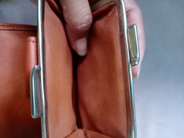 กระเป๋าสตางค์หนังแท้สีน้ำตาลส้ม Pierre cardin รูปที่ 3