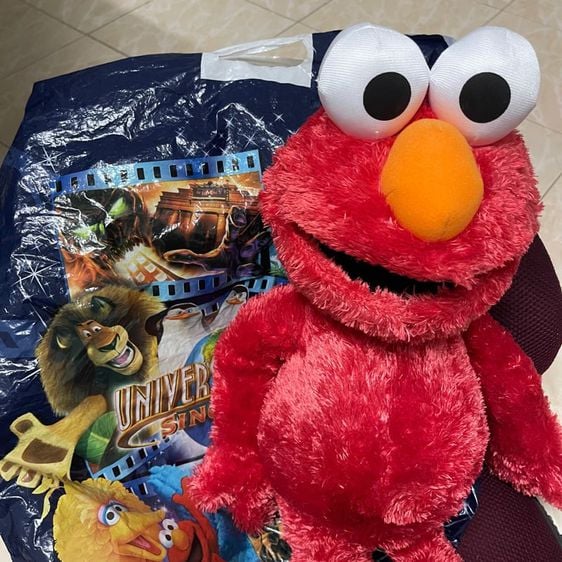 Elmo Sesame Street ของแท้ ( Universal Studios Singapore )