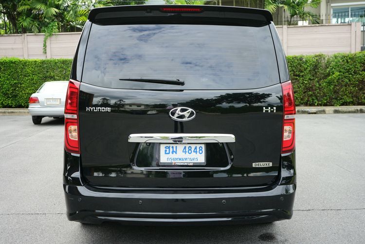 Hyundai H-1  2018 2.5 Deluxe Utility-car ดีเซล ไม่ติดแก๊ส เกียร์อัตโนมัติ ดำ รูปที่ 4
