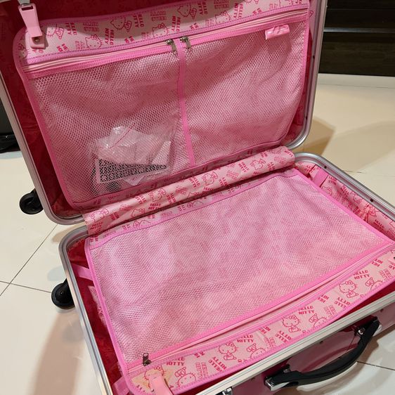 กระเป๋าเดินทาง Hello Kitty แท้ หิ้วมาจากญี่ปุ่น สภาพดี 24 นิ้ว รูปที่ 8