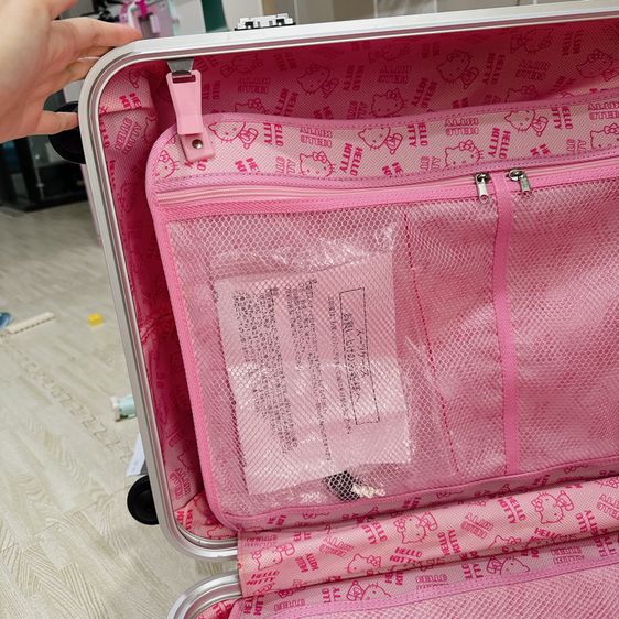 กระเป๋าเดินทาง Hello Kitty แท้ หิ้วมาจากญี่ปุ่น สภาพดี 24 นิ้ว รูปที่ 18