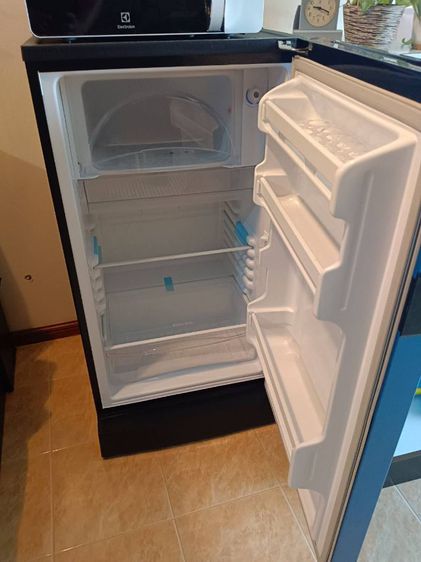 ตู้เย็นและไมโครเวฟ ใหม่มาก สภาพ 90 เปอร์เซ็นต์ รูปที่ 3