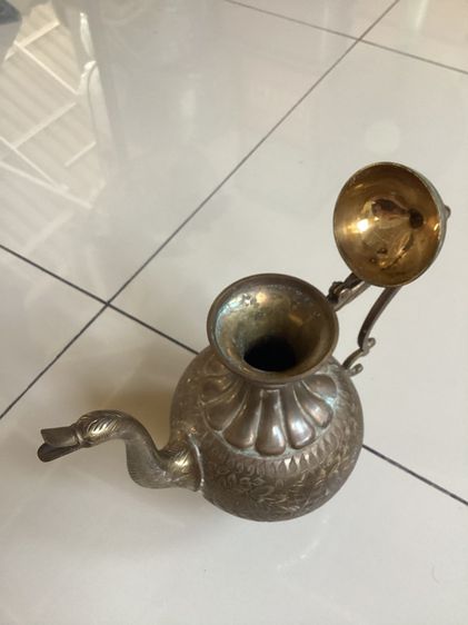 lndia engraved brass coffee pot กาทองเหลืองตอกสลักลาย  งานเก่า made in india รูปที่ 5