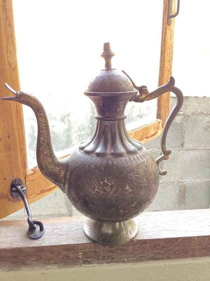 lndia engraved brass coffee pot กาทองเหลืองตอกสลักลาย  งานเก่า made in india รูปที่ 11
