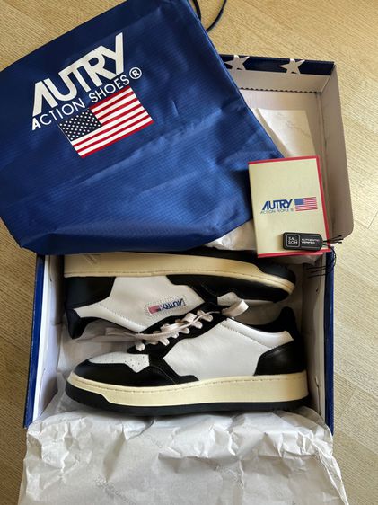 Autry Sneakers Man Medalist low White and Black รูปที่ 2