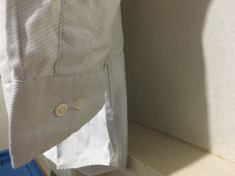 เสื้อเชิ้ตแขนยาว แบรนด์ uniqlo สีเทาอ่อน รูปที่ 6