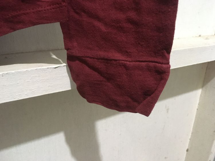 เสื้อยืด Henley(เฮนรี่) แขนยาว แบรนด์ Hanes สีแดงเลือดหมู รูปที่ 6