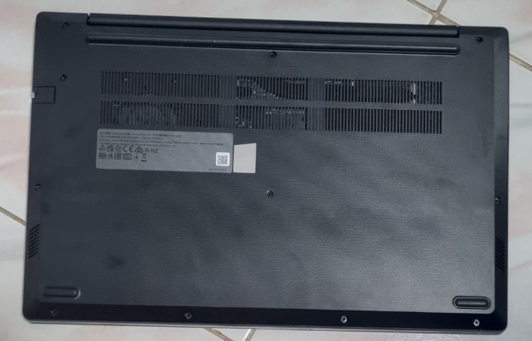 โน้ตบุ๊ค Lenovo V15 G4 IAH สีดำ รูปที่ 6