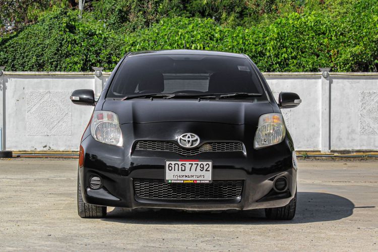 Toyota Yaris 2012 1.5 E Sedan เบนซิน ไม่ติดแก๊ส เกียร์อัตโนมัติ ดำ รูปที่ 2