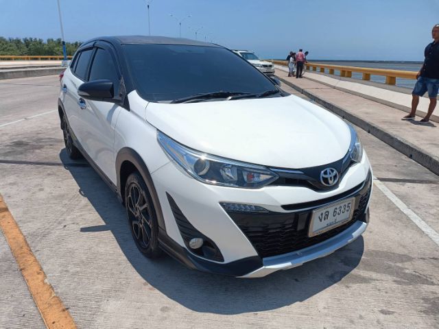 Toyota Yaris 2019 1.2 High Cross Sedan เบนซิน ไม่ติดแก๊ส เกียร์อัตโนมัติ ขาว รูปที่ 3