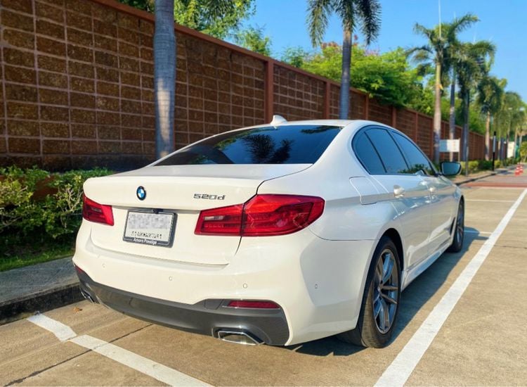 BMW Series 5 2019 520d Sedan ดีเซล เกียร์อัตโนมัติ ขาว รูปที่ 3