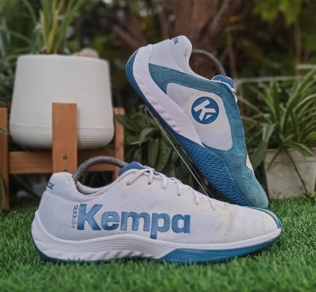 รองเท้ามือสองของแท้สภาพดีKempa  At tack
👉size 42 26.5 cm(8.5us)
 รูปที่ 9