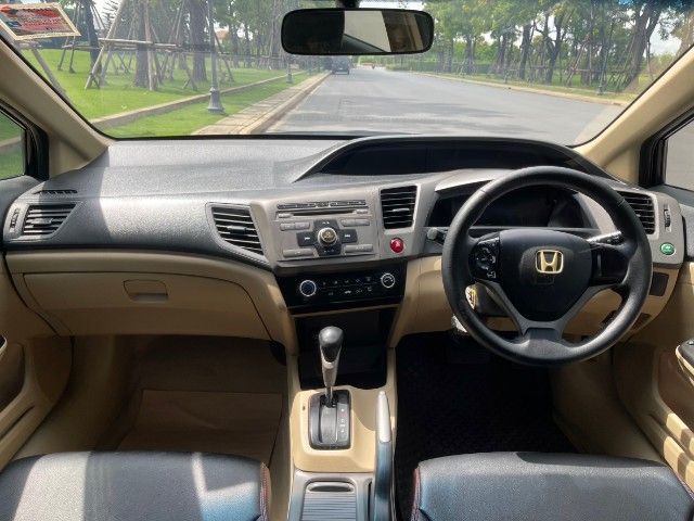 Honda Civic 2013 1.8 S i-VTEC Sedan เบนซิน ไม่ติดแก๊ส เกียร์อัตโนมัติ ดำ รูปที่ 3
