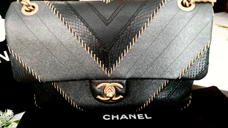 กระเป๋า Chanel รุ่นlimited edition ของแท้หาอยาก รูปที่ 11