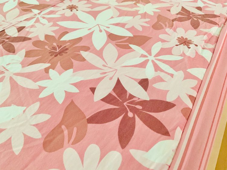 ผ้าปูที่นอนรัดมุม (แบบหนา) ขนาด 5.5-6ฟุต สีชมพูลายดอก มือสองขายตามสภาพ สินค้าญี่ปุ่น-เกาหลีแท้ รูปที่ 4