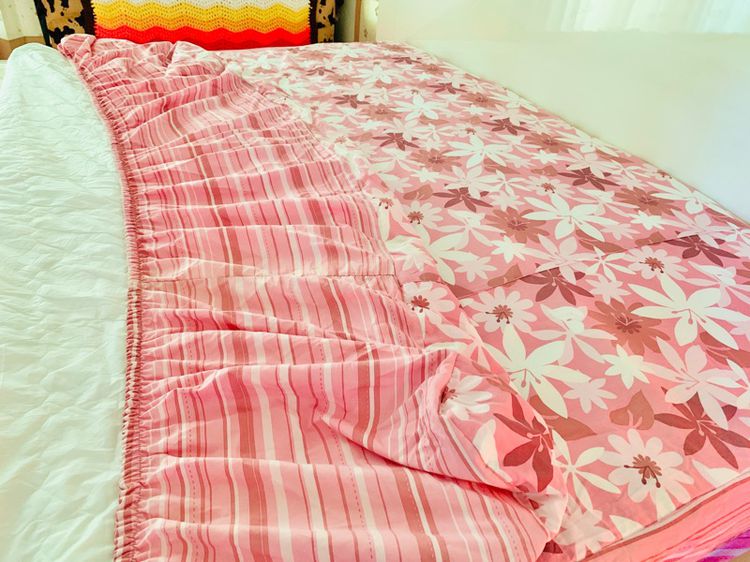 ผ้าปูที่นอนรัดมุม (แบบหนา) ขนาด 5.5-6ฟุต สีชมพูลายดอก มือสองขายตามสภาพ สินค้าญี่ปุ่น-เกาหลีแท้ รูปที่ 7