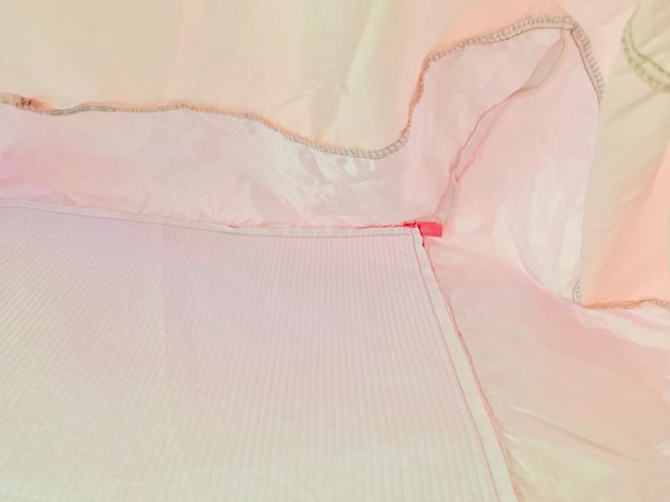 ผ้าปูที่นอนรัดมุม (แบบหนา) ขนาด 6ฟุต ผ้าแพรสีชมพูทูโทนปักลายดอก (สินค้าหายาก) มือสองสภาพดี สินค้าญี่ปุ่น-เกาหลีแท้ รูปที่ 9