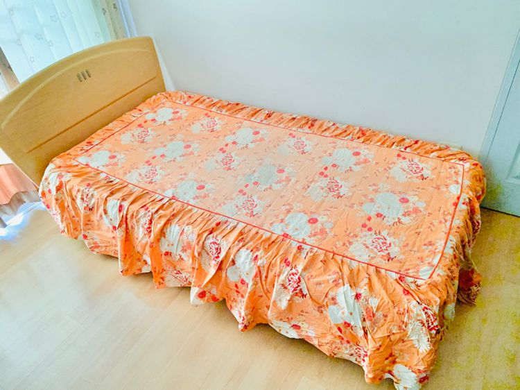 ผ้าคลุมเตียง (กระโปรงเตียง) หรือผ้าปูโต๊ะ-คลุมเฟอร์นิเจอร์ ขนาด 2.5-3ฟุต สีส้มลายดอก มีระบายรอบด้าน มือสองขายตามสภาพ สินค้าญี่ปุ่น-เกาหลีแท้ รูปที่ 7