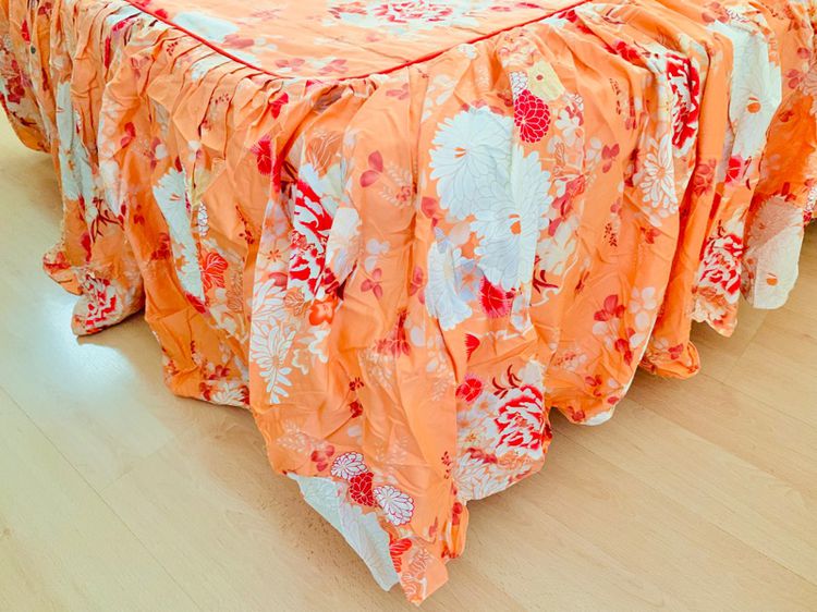 ผ้าคลุมเตียง (กระโปรงเตียง) หรือผ้าปูโต๊ะ-คลุมเฟอร์นิเจอร์ ขนาด 2.5-3ฟุต สีส้มลายดอก มีระบายรอบด้าน มือสองขายตามสภาพ สินค้าญี่ปุ่น-เกาหลีแท้ รูปที่ 5
