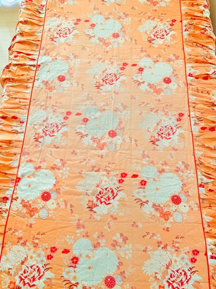 ผ้าคลุมเตียง (กระโปรงเตียง) หรือผ้าปูโต๊ะ-คลุมเฟอร์นิเจอร์ ขนาด 2.5-3ฟุต สีส้มลายดอก มีระบายรอบด้าน มือสองขายตามสภาพ สินค้าญี่ปุ่น-เกาหลีแท้ รูปที่ 3