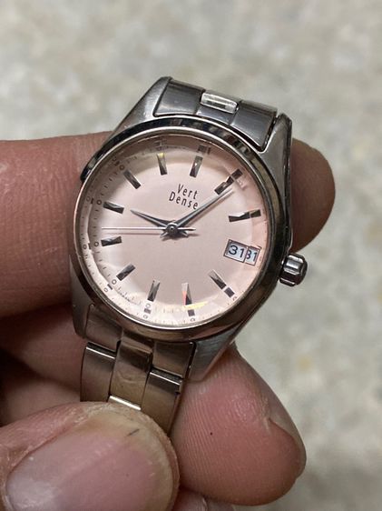 นาฬิกายี่ห้อ VERT DENSE  ควอทซ์ เลดี้ ของแท้มือสอง สายยาว 16.5 เซนติเมตร   700฿ รูปที่ 2