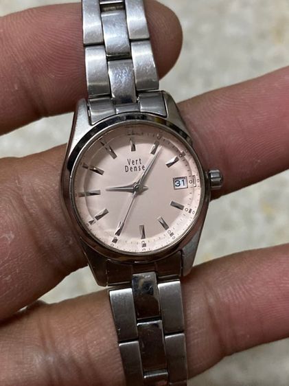 นาฬิกายี่ห้อ VERT DENSE  ควอทซ์ เลดี้ ของแท้มือสอง สายยาว 16.5 เซนติเมตร   700฿ รูปที่ 1