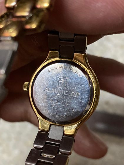นาฬิกายี่ห้อ ALAIN DELON  ควอทซ์ งานสวิส แท้มือสอง ทองสวย สายยาวสุด 14.5 เซนติเมตร 900฿ รูปที่ 2