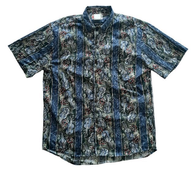 ❌ขายแล้ว❌Hilo Hattie 
Classic Ukulele print hawaiian shirts
Made in U.S.A.
🔵🔵 รูปที่ 2