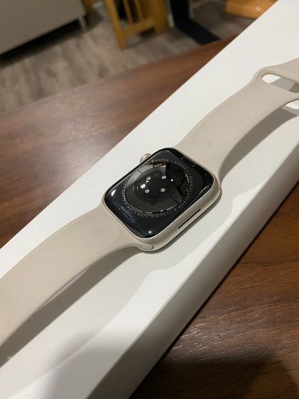 Apple Watch S7 45mm GPS กล่องอุปกรณ์แท้ครบ สภาพดี สี Starlight รูปที่ 4