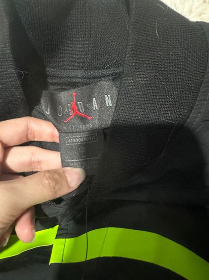 เสื้อคลุม Jordan nike แท้ ของใหม่จาก4400เหลือ1350บาท size mป้ายห้อย รูปที่ 3
