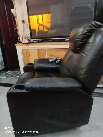 U-Ro Decor Genuine Leather recliner sofa with massage system โซฟาปรับนอนหนังแท้มาพร้อมระบบนวดตัว ถ้ามือ 1 สองหมื่นกว่าครับ
 รูปที่ 6