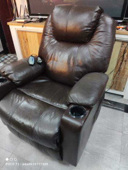 U-Ro Decor Genuine Leather recliner sofa with massage system โซฟาปรับนอนหนังแท้มาพร้อมระบบนวดตัว ถ้ามือ 1 สองหมื่นกว่าครับ
 รูปที่ 5