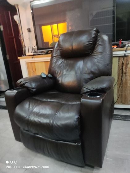 U-Ro Decor Genuine Leather recliner sofa with massage system โซฟาปรับนอนหนังแท้มาพร้อมระบบนวดตัว ถ้ามือ 1 สองหมื่นกว่าครับ
 รูปที่ 1